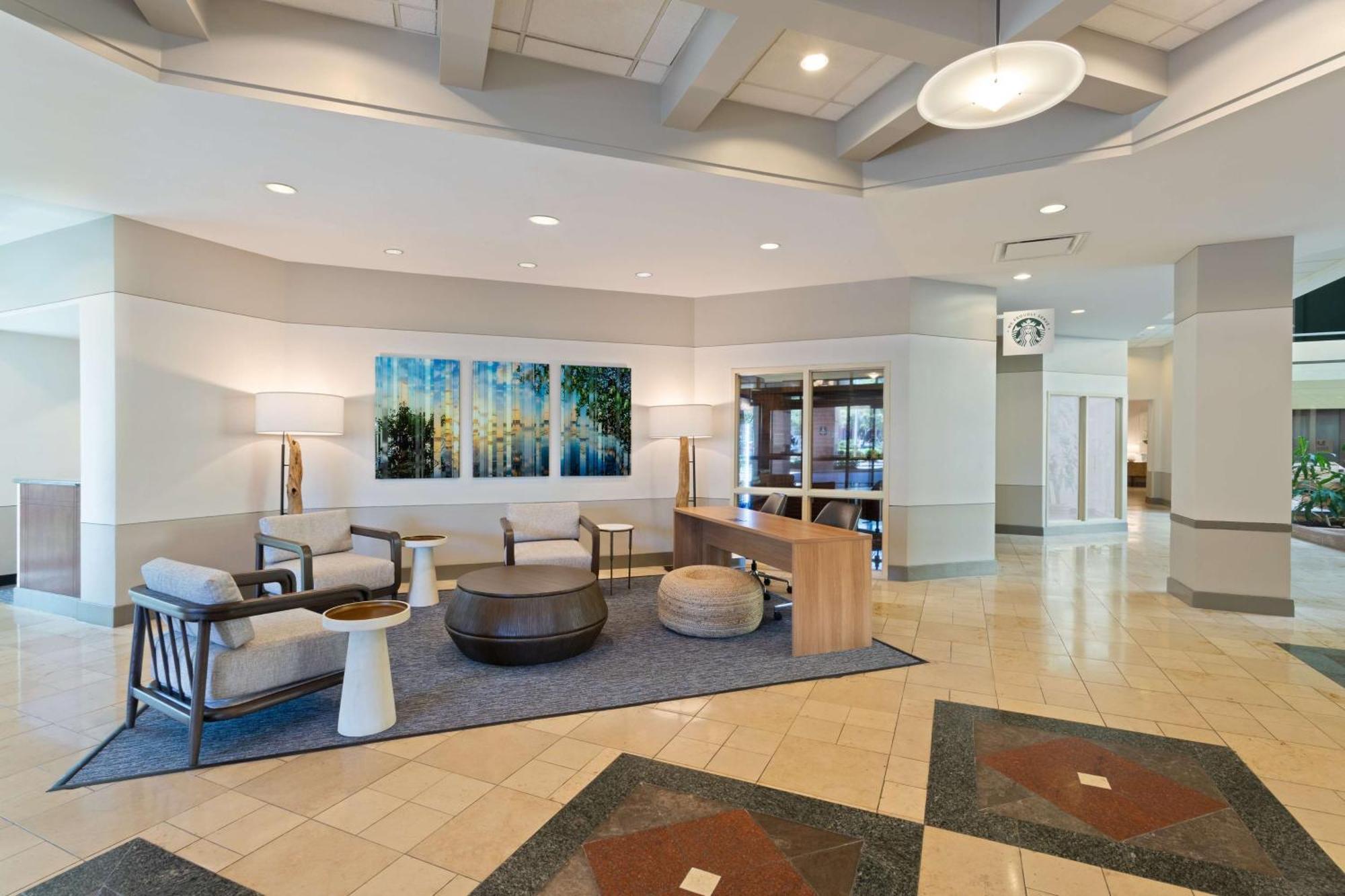 Embassy Suites By Hilton Tampa Usf Near Busch Gardens Εξωτερικό φωτογραφία