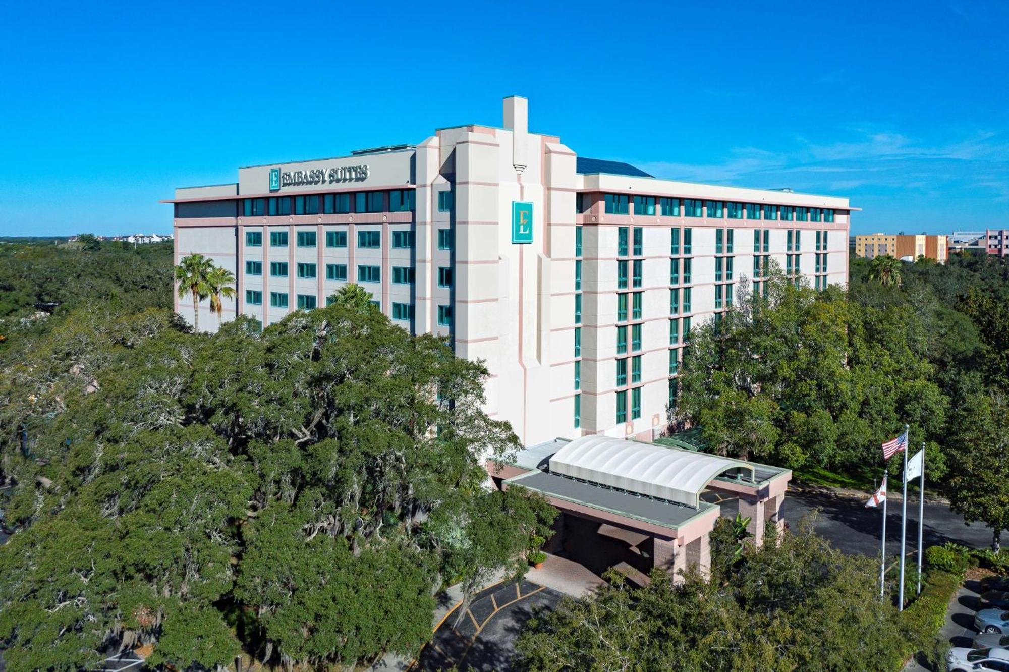 Embassy Suites By Hilton Tampa Usf Near Busch Gardens Εξωτερικό φωτογραφία